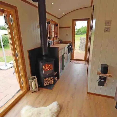 Black Mountain Bespoke Breaks Brecon Exterior photo