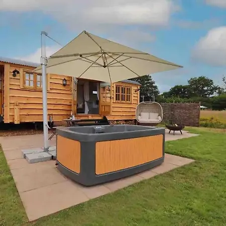 Black Mountain Bespoke Breaks Brecon Exterior photo