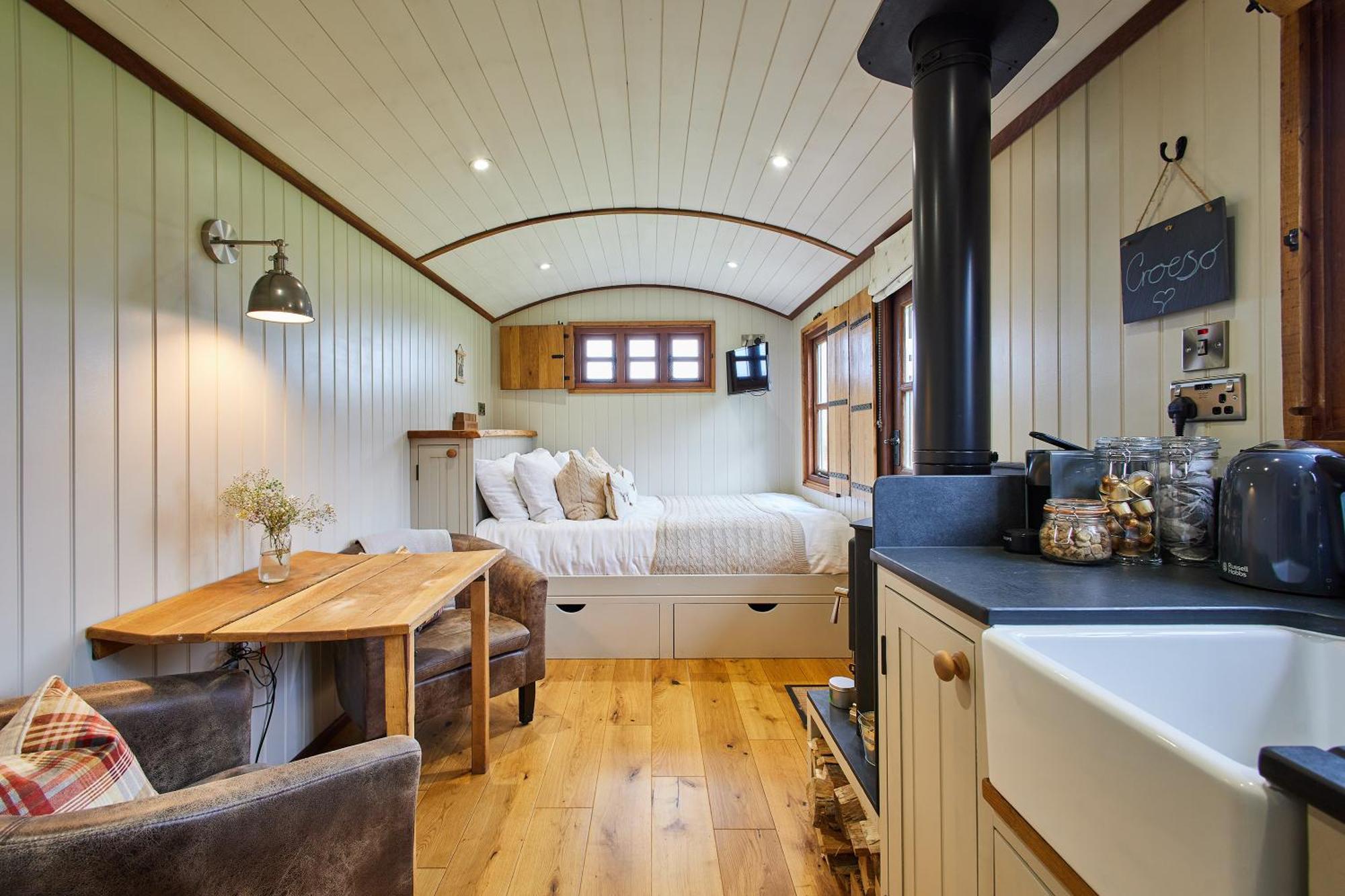 Black Mountain Bespoke Breaks Lodge *